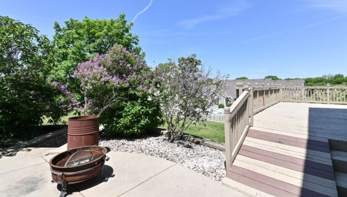 715 Apple Orchard Dr, Waterford WI  53185-2895 exterior