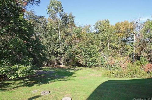 38 Hearthstone Dr, Brookfield Center CT  06804-3008 exterior