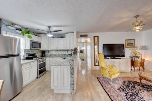 33 Flanders A, Delray Beach, FL 33484-5269
