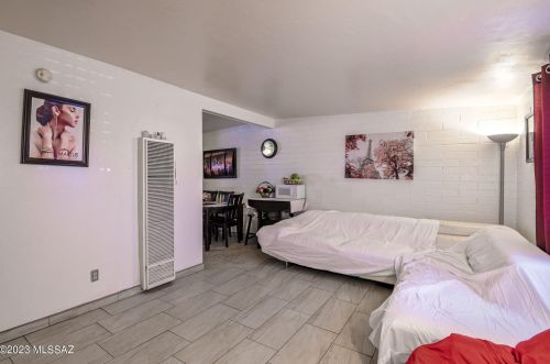 3650 32nd St, Tucson, AZ 85713-4204