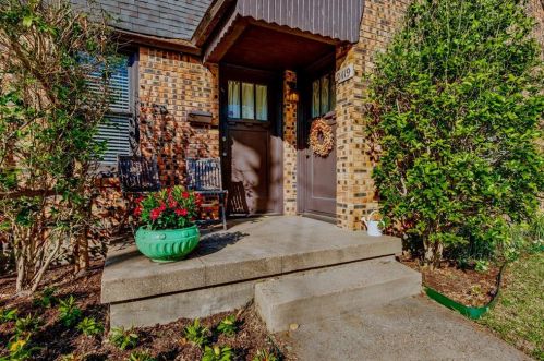 2419 Grigsby Ave, Dallas, TX 75204-3495
