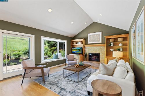 132 Oakridge Dr, Danville, CA 94506-3105