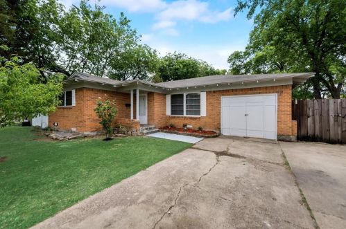 615 Belt Line Rd, Richardson TX  75080-5851 exterior