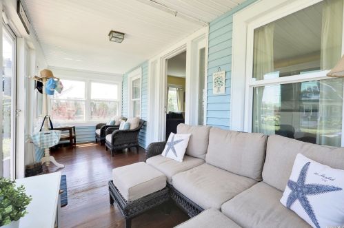 114 Atlantic Ave, West Sayville, NY 11796-1900
