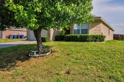 1529 Knottingham Dr, Oak Point TX  75068-5571 exterior