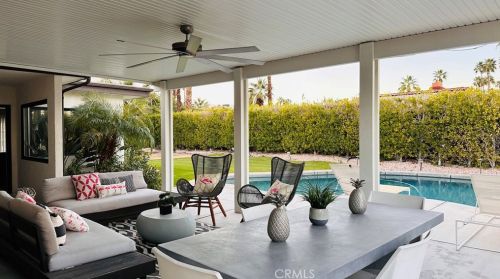 1050 Louise Dr, Palm Springs CA  92262-3241 exterior