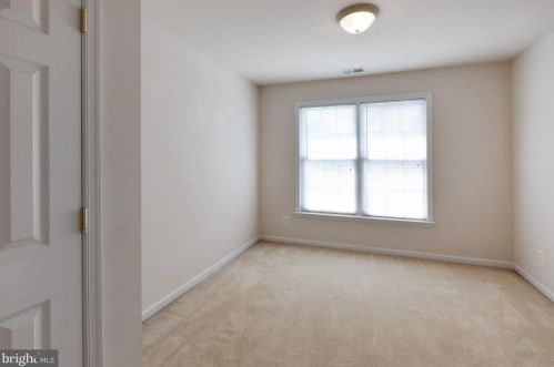 8987 Birch Bay Cir, Lorton VA  22079-5660 exterior