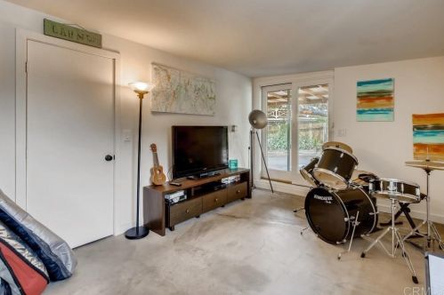 596 Vale Vw Dr, Vista CA  92081-6741 exterior