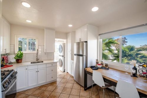 621 Horne St, Oceanside CA  92054-2418 exterior