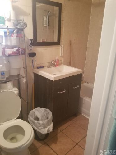 727 Parker St, Perth Amboy NJ  08861-2915 exterior