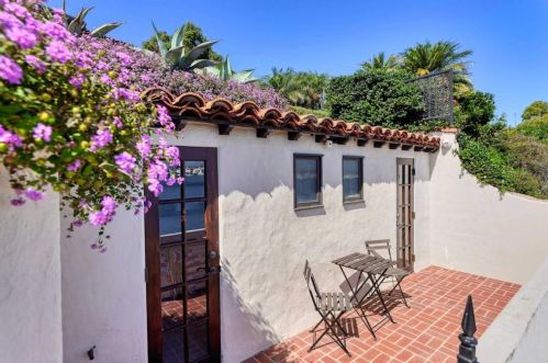 2900 Nichols St, San Diego CA 92106-3426 exterior