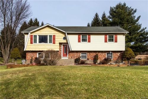 20 Beverly Dr, Warwick NY  10990-2602 exterior