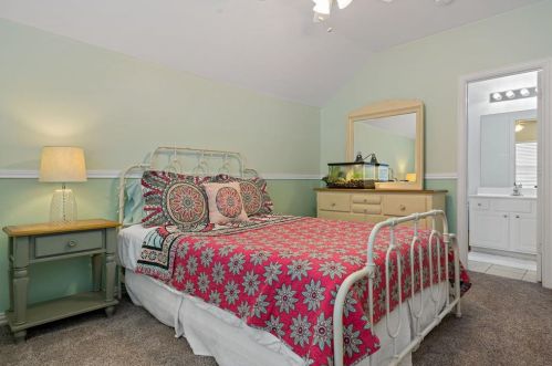 4216 Sharondale Dr, Lewisville TX  75022-0958 exterior