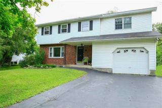 18 Vista Ln, Beckers Corners, NY 12158-9739