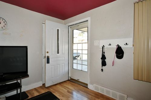 613 Donaldson Dr, Pittsburgh, PA 15226-2522