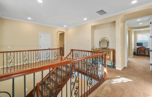 1050 Straightaway Ct, Oceanside CA  92057-1949 exterior