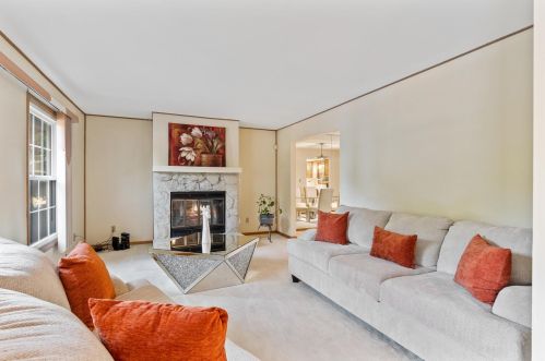 8210 Glenbrook Rd, Milwaukee, WI 53223-1019