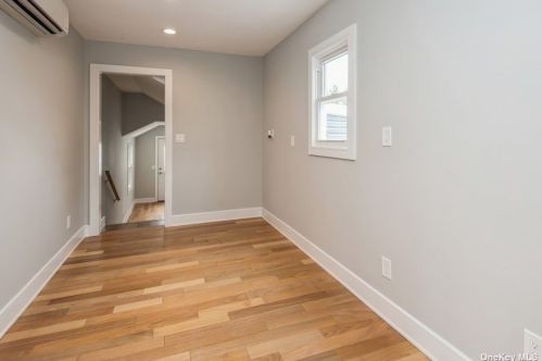 232 44 St, North Lindenhurst NY 11757-2307 exterior