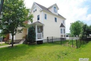 2674 Peconic Ave, Seaford, NY 11783-3404