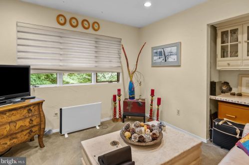 402 Ramsey Rd, Yardley PA 19067-4642 exterior