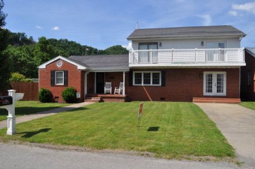 116 Douglas St, Pikeville, KY 41501-1569
