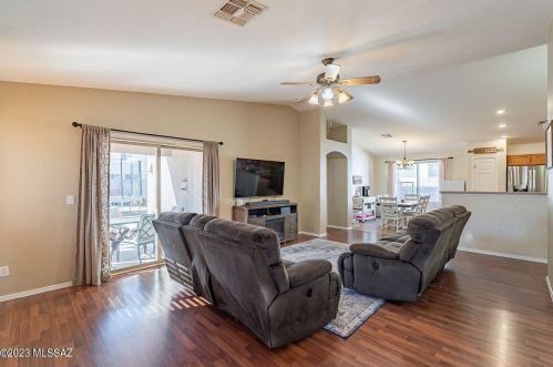 10157 Desert Paradise Pl, Tucson, AZ 85747-5028