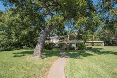 5118 Gibson Ct, Granbury, TX 76049-1132