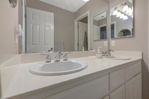 750 Joshua Dr, Hollister CA  95023-5671 exterior