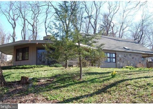 1015 Mount Eyre Rd, Washington Crossing, PA 18977-1501