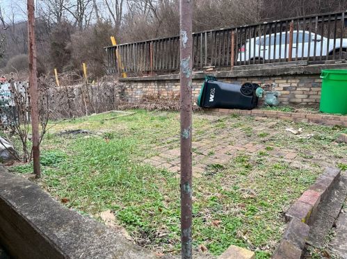 1708 Noble St, Pittsburgh PA  15215-2638 exterior