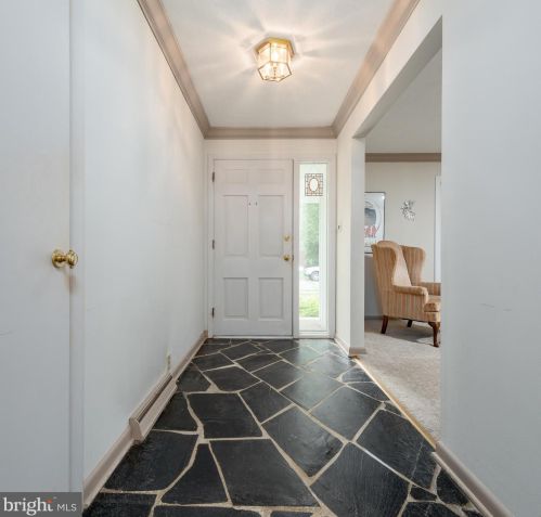 340 28th St, Camp Hill, PA 17011-2801