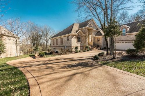 111 Turning Leaf Way, Hendersonville, TN 37075-6315
