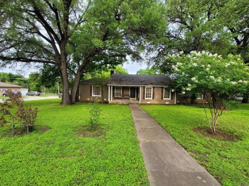 1801 Oakland Blvd, Fort Worth, TX 76103-1527