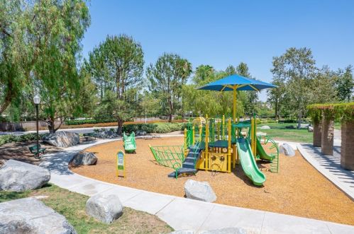 12607 Orangeblossom Ln, Riverside CA  92503-7059 exterior