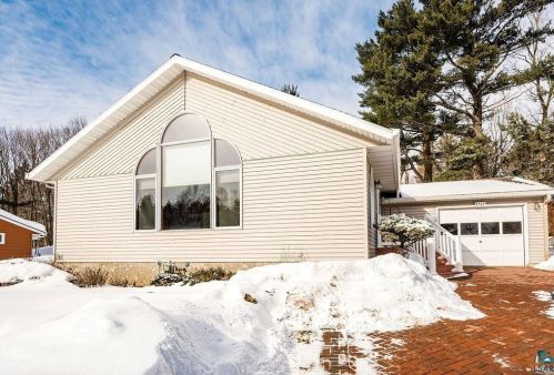 2761 Harvey St, Duluth, MN 55811-2805