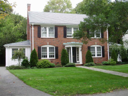 31 Nehoiden Rd, Newton, MA 02468-1923