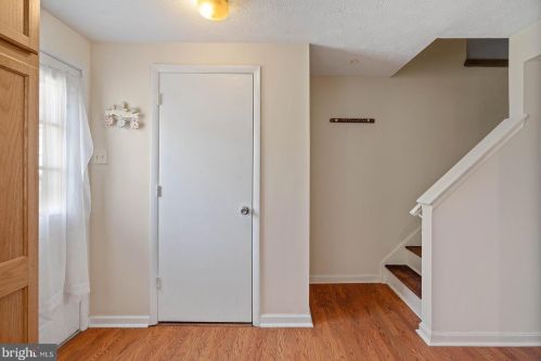 1640 Thenia Pl, Woodbridge, VA 22192-2827