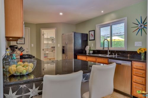 1135 Sunrise Way, Palm Springs CA  92262-5310 exterior