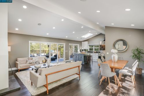 32 Loma Vista Dr, Orinda, CA 94563-2213