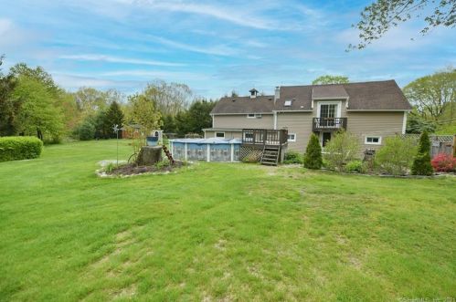 75 Kreger Dr, Waterbury, CT 06716-2755