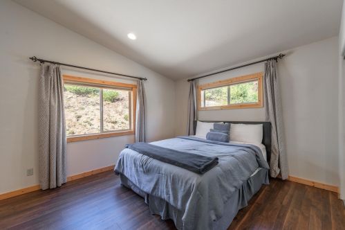 11550 Rhineland Ave, Truckee CA 96161-7070 exterior