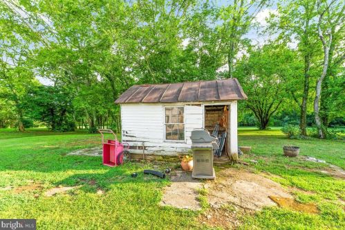 10719 Kettle Run Rd, Nokesville VA  20181-1715 exterior