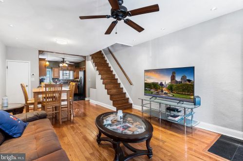 2122 Hicks St, Philadelphia, PA 19145-3913