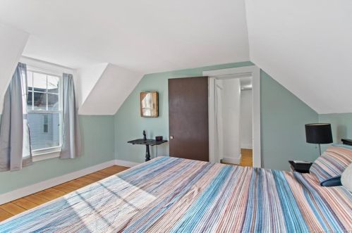 3 Riverside Pl, Gales Ferry CT  06335-1442 exterior