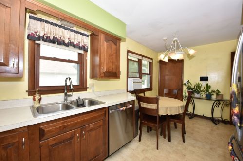 6520 Bottsford Ave, Milwaukee WI 53220-3446 exterior