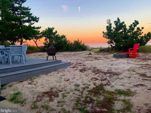 425 Bay Ave, Slaughter Beach DE  19963-4913 exterior