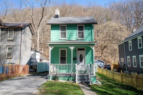 14 River Rd, Sewickley, PA 15143-2106