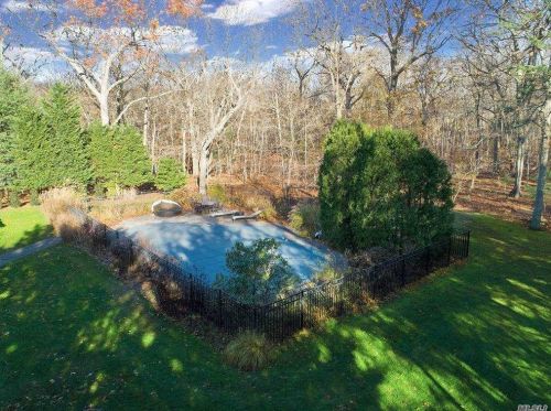 2600 Paradise Point Rd, Southold NY  11971-5109 exterior