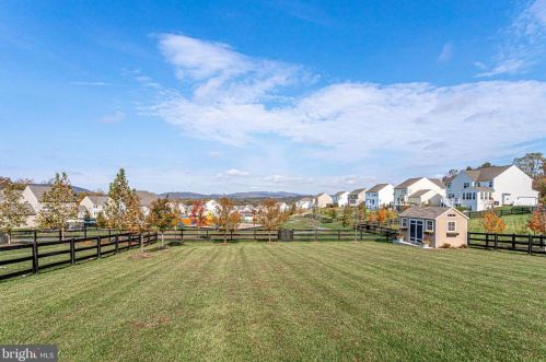 13495 Eagles Rest Dr, Leesburg VA 20176-5035 exterior