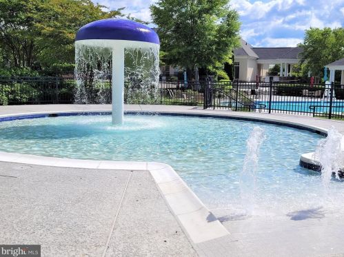 16399 Kramer Estate Dr, Woodbridge VA  22191-6003 exterior
